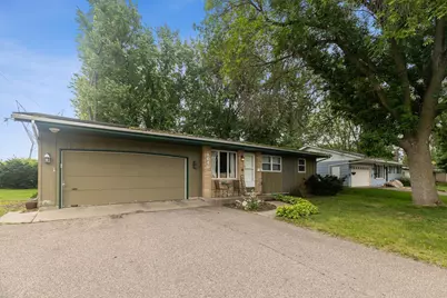 1640 6th Avenue W, Shakopee, MN 55379 - Photo 1