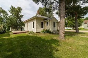 717 2nd Ave NE, Waseca, MN 56093 - Photo 1