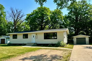 506 7th Ave SE, Roseau, MN 56751 - Photo 1