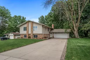1413 Chateaulin Ln, Burnsville, MN 55337 - Photo 1