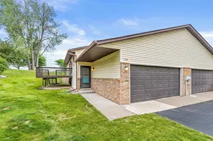 7174 Robinwood Ct, Woodbury, MN 55125 - Photo 1