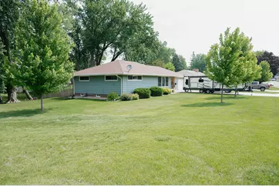 381 6th Street SW, Wells, MN 56097 - Photo 1