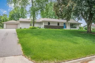 2434 Southcrest Ave E, Maplewood, MN 55119 - Photo 1