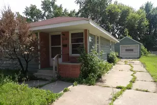 307 14th St SE, Austin, MN 55912 - Photo 1