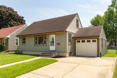 2010 E Oakland Avenue, Austin, MN 55912 - Photo 1