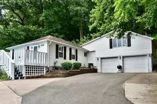 513 E Lake Blvd, Winona, MN 55987 - Photo 1