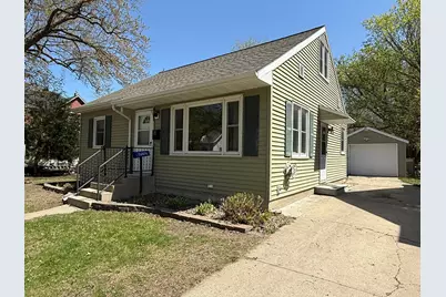 905 3rd Street SE, Willmar, MN 56201 - Photo 1