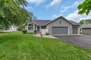 922 21st St SE, Saint Cloud, MN 56304 - Photo 1