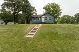 202 N Park St, Alexandria, MN 56308 - Photo 1