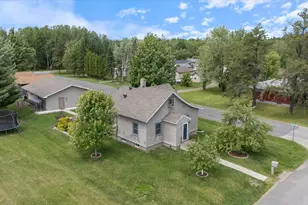 201 17th Ave W, Eveleth, MN 55734 - Photo 1