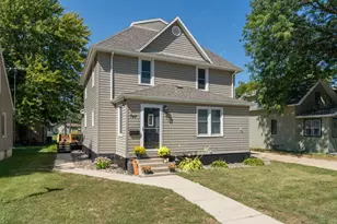 742 2nd Ave SW, Wells, MN 56097 - Photo 1