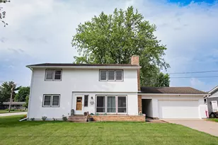 4419 W 7th St, Goodview, MN 55987 - Photo 1