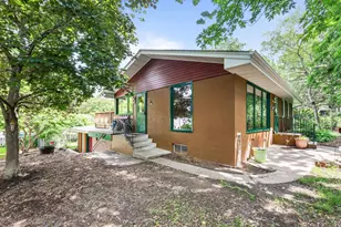 1665 Sandhurst Ave E, Maplewood, MN 55109 - Photo 1