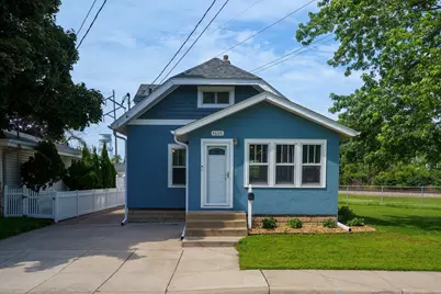 4600 39 1/2 Avenue N, Robbinsdale, MN 55422 - Photo 1