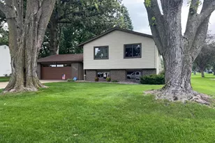 2010 Highland Ave, Albert Lea, MN 56007 - Photo 1