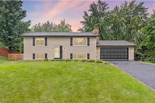 9920 Cromwell Dr, Eden Prairie, MN 55347 - Photo 1