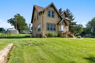 310 E 7th St, Starbuck, MN 56381 - Photo 1