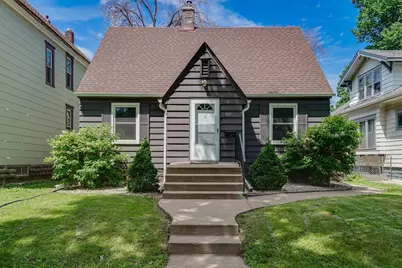 985 Rose Avenue E, Saint Paul, MN 55106 - Photo 1