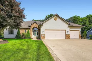 4833 Hillvale Ave N, Oakdale, MN 55128 - Photo 1