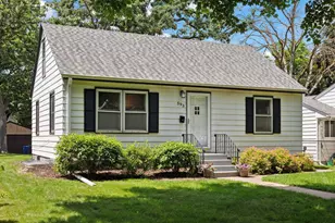 593 Eustis St, Saint Paul, MN 55104 - Photo 1