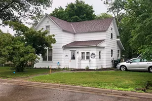 702 4th St NE, Little Falls, MN 56345 - Photo 1