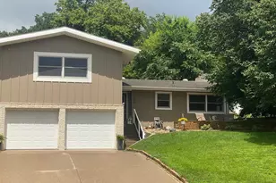 506 Reynolds St, Detroit Lakes, MN 56501 - Photo 1