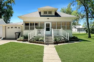 3018 Linden Ave, Slayton, MN 56172 - Photo 1