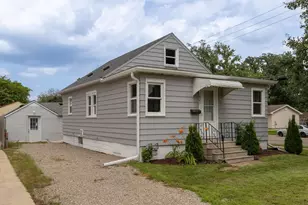 1921 E Oakland Ave, Austin, MN 55912 - Photo 1