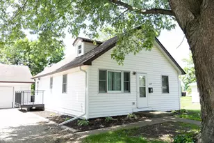 129 Cleveland St S, Cambridge, MN 55008 - Photo 1