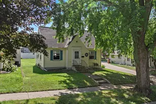 206 S 4th St, Montevideo, MN 56265 - Photo 1