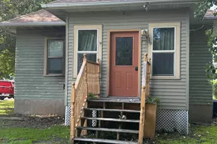 119 3rd Ave E, Franklin, MN 55333 - Photo 1