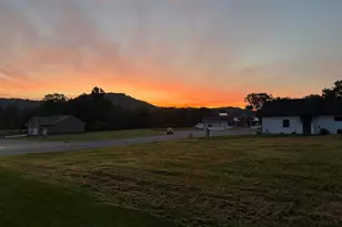 432 Backstretch Ct, La Crescent, MN 55947 - Photo 1