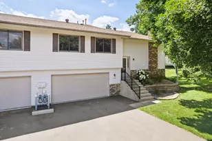 11124 Xavier Ct, Bloomington, MN 55437 - Photo 1