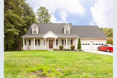 107 Dylan Scott Drive - Photo 1
