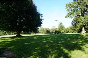 104 E Lee Ave, Yadkinville, NC 27055 - Photo 9