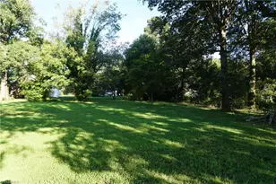 104 E Lee Ave, Yadkinville, NC 27055 - Photo 7