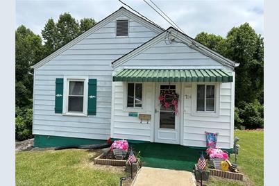 704 Burnett Street, Reidsville, NC 27320 - Photo 1