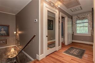 802 Lake Dr, Thomasville NC  27360-2625 exterior
