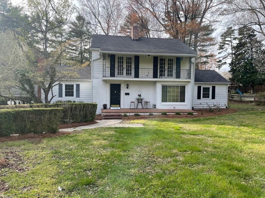 802 Lake Dr, Thomasville NC  27360-2625 exterior