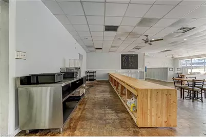 247 W Kings Highway, Eden, NC 27288 - Photo 17