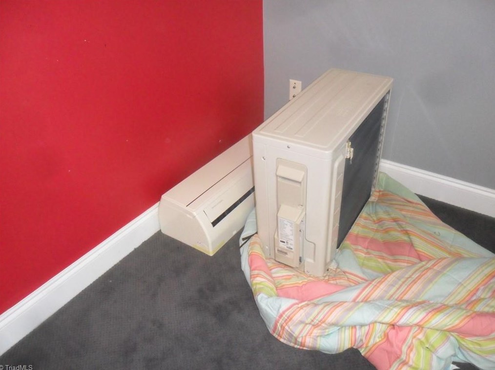 8512 Springbirch Ter, Stokesdale NC  27357-8591 exterior