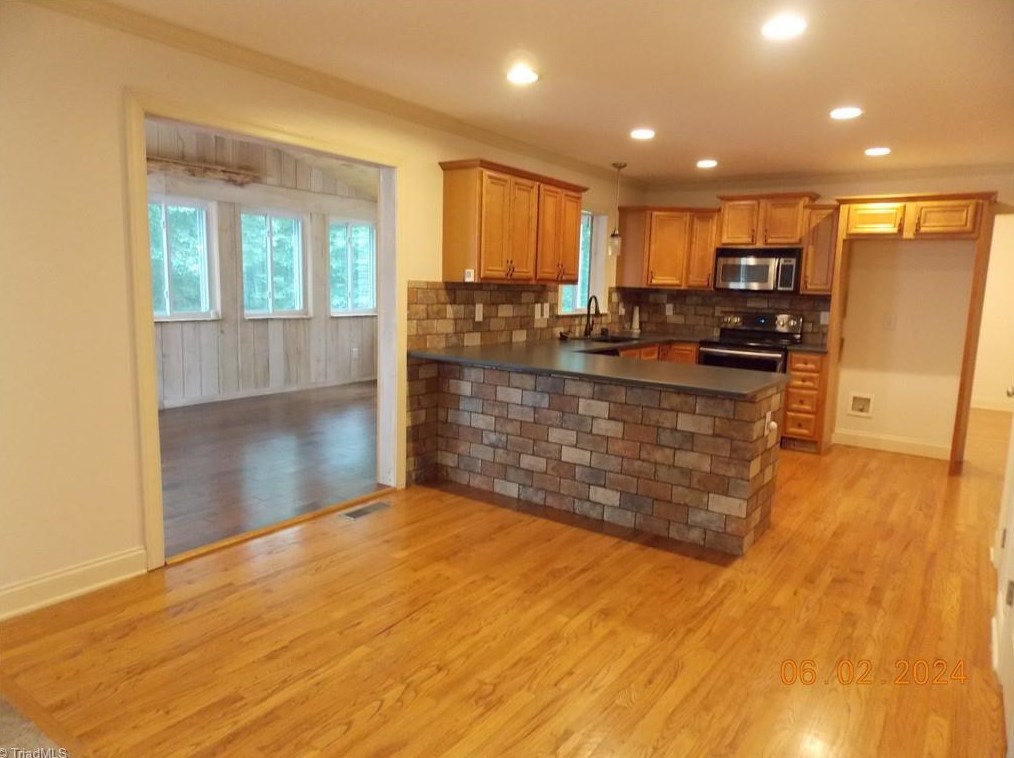 8512 Springbirch Ter, Stokesdale NC  27357-8591 exterior