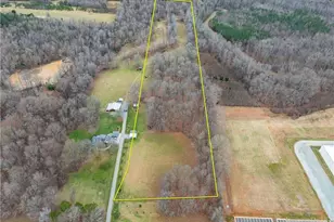 7340 Old Country Ln, Mebane, NC 27302 - Photo 3