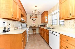 1212 Watermark Ct, High Point, NC 27265
