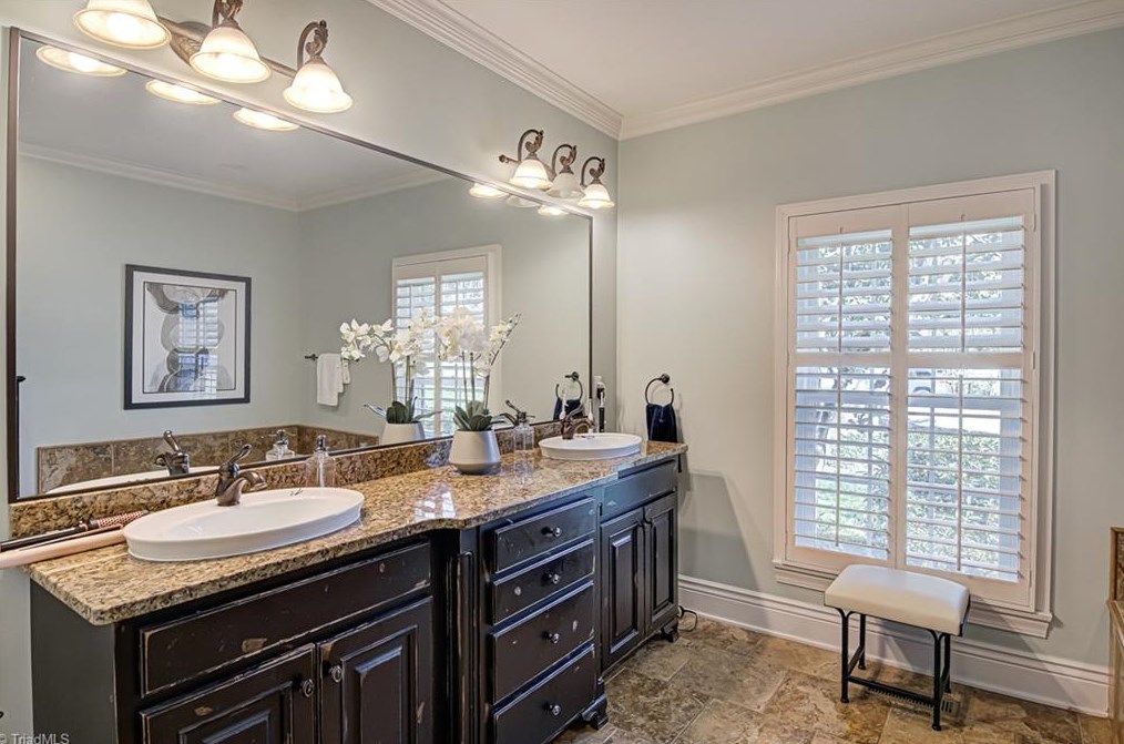 1109 Rockford Rd, High Point NC  27262-4654 exterior