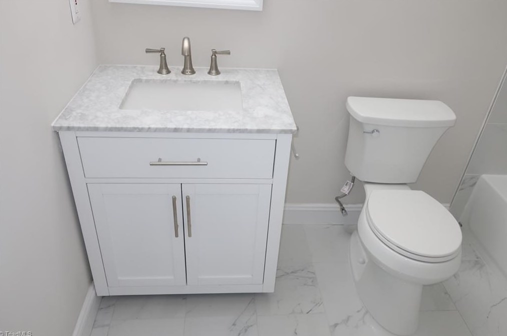 612 Kingsberry Park Dr, Winston Salem NC  27107-6206 exterior