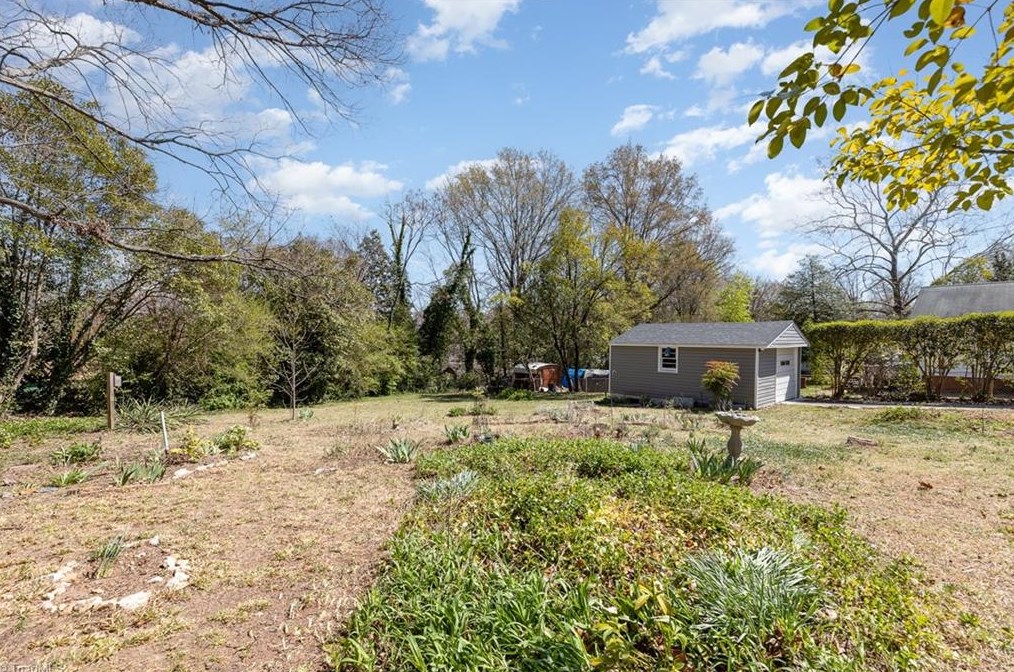 3508 Cloverdale Dr, Greensboro NC  27408-2904 exterior