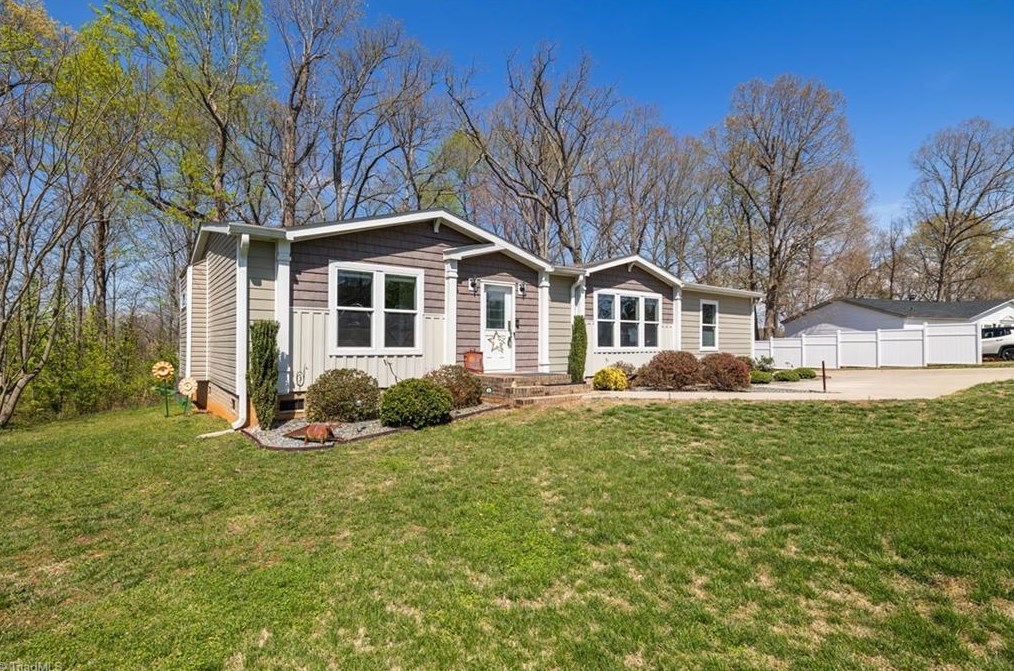 410 Bill Lohr Rd, Lexington NC  27292-6735 exterior