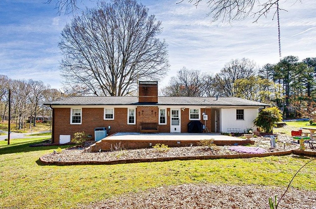 1122 Richardson St, Parks Crossroads NC  27316-9711 exterior
