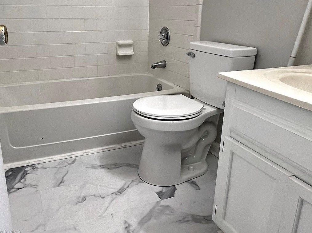 4207 Baylor St, Greensboro NC  27455-2560 exterior